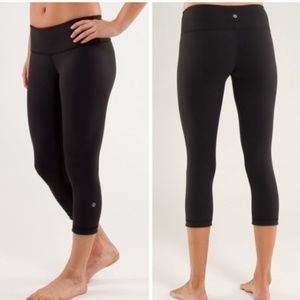 NWT RARE Lululemon Wunder Under Crop II Reversible